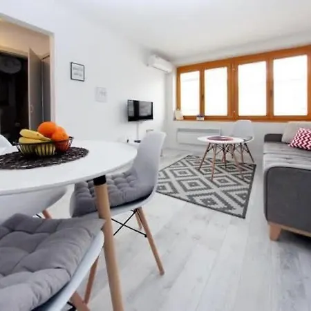 Bright One-bedroom In The Heart Of Bascarsija Apartment